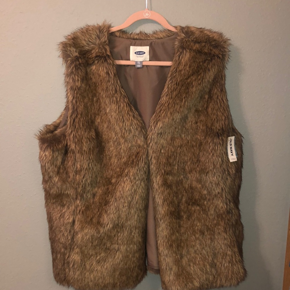 Old Navy Women’s faux Fur Vest XXL